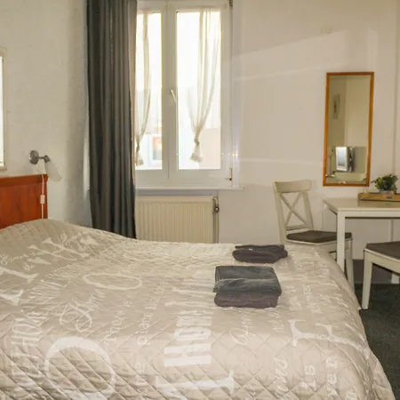 Blankebil Pensión 3*